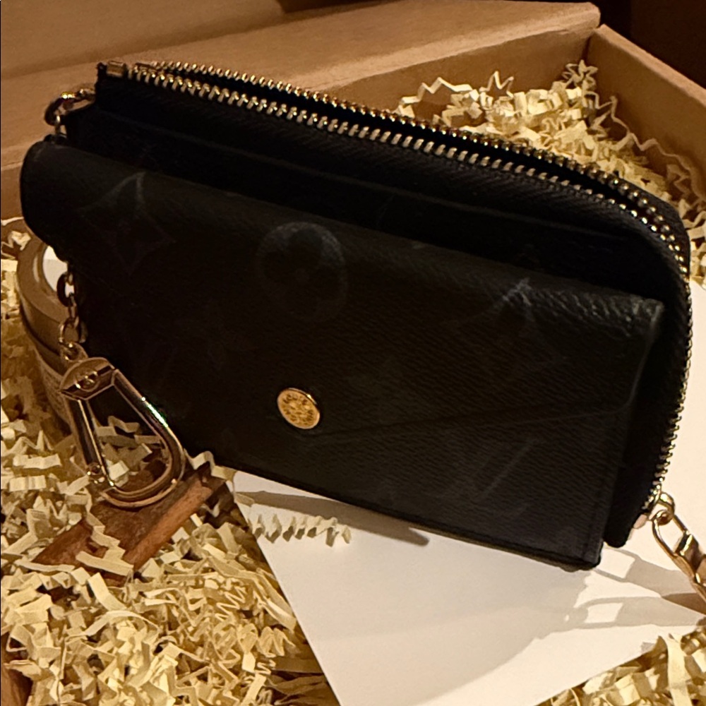 Black Credit Card Holders Mini Wallet with Keychain. - Picture 8 of 9